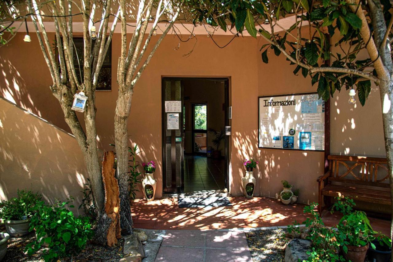 Hotel L'Oleandro Villasimius Exterior foto